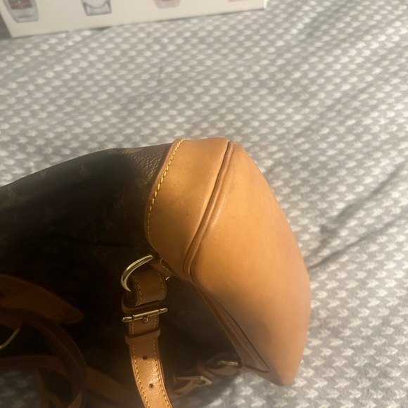 Authentic Louis Vuitton Montsouris Monogram Backpack MM - Picture 4 of 16